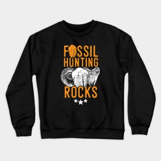 Fossil hunting tshirt - fun paleontology gift idea Crewneck Sweatshirt